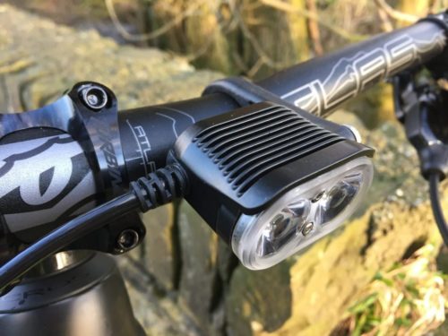 Review: Gloworm Lights Alpha 1200 2018 – IMBIKEMAG.com